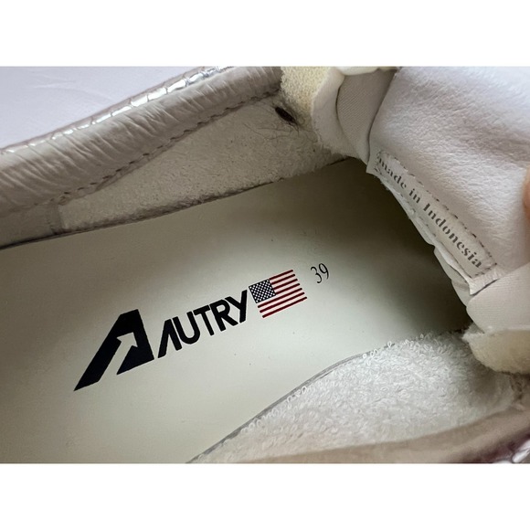 Autry Metalist Low Top Sneaker Metallic Silver Python Flat Form Round Toe SZ 8.5 - Picture 7 of 9